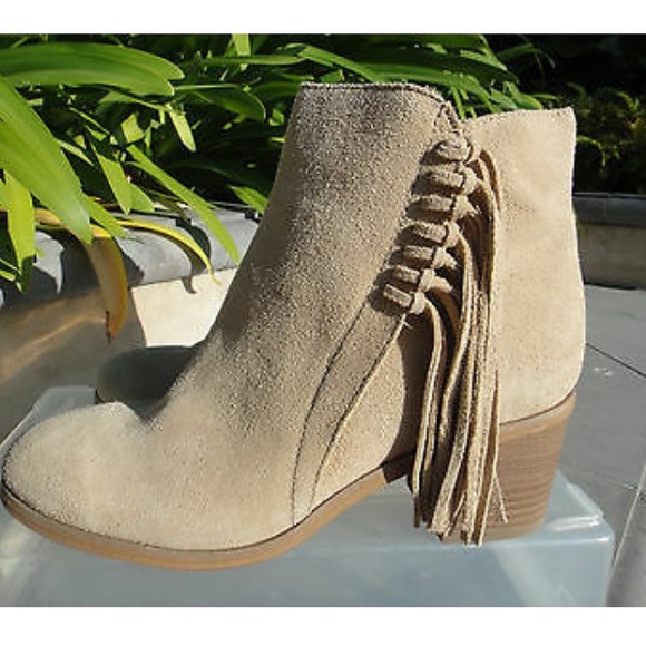 Kenneth Cole Reaction Beige Booties - Picture 2 of 6